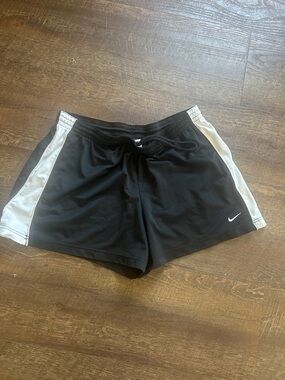 Women’s Sz XL Nike Black Athletic Gym Shorts with White Sides